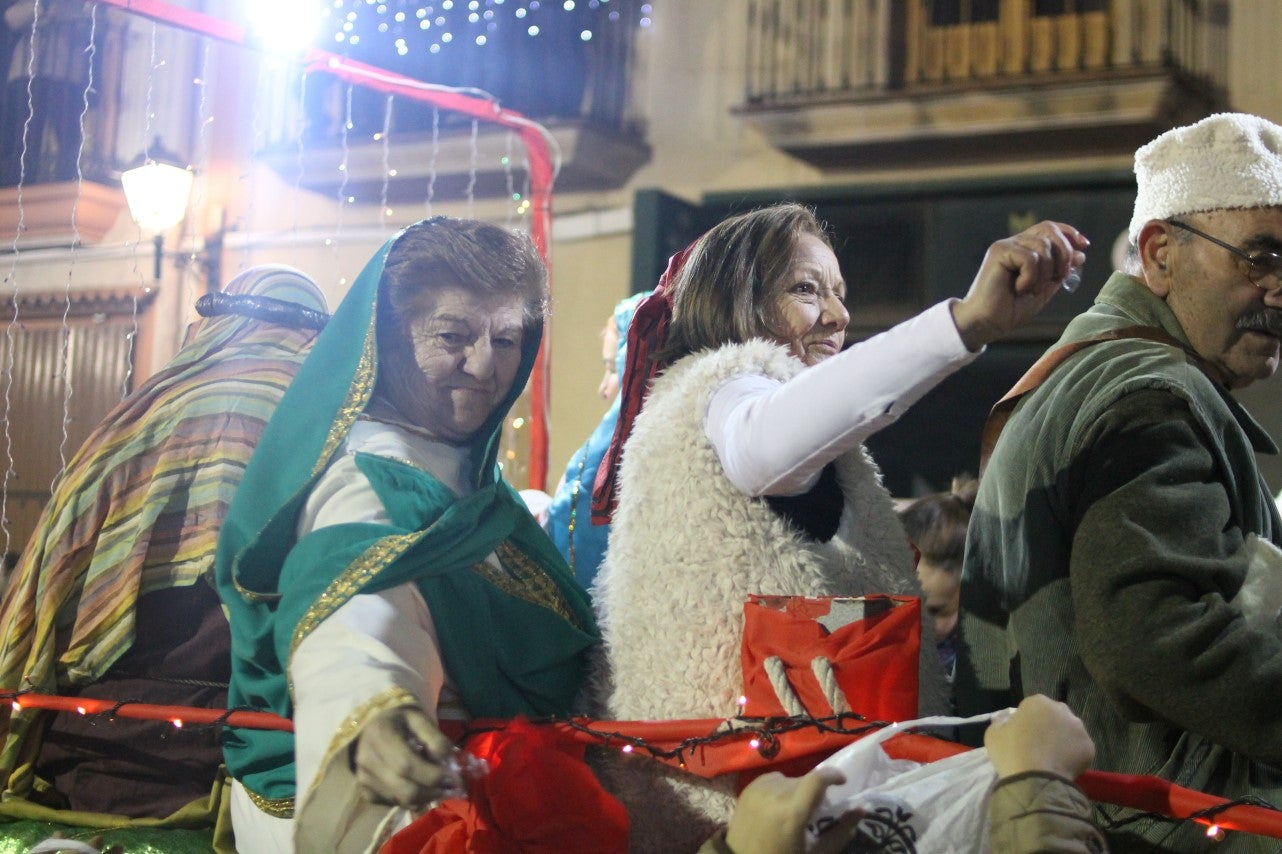 Algunas imágenes de la cabalgata de Los Reyes Magos de Oriente en Valverde de Leganés (05-01-2019)