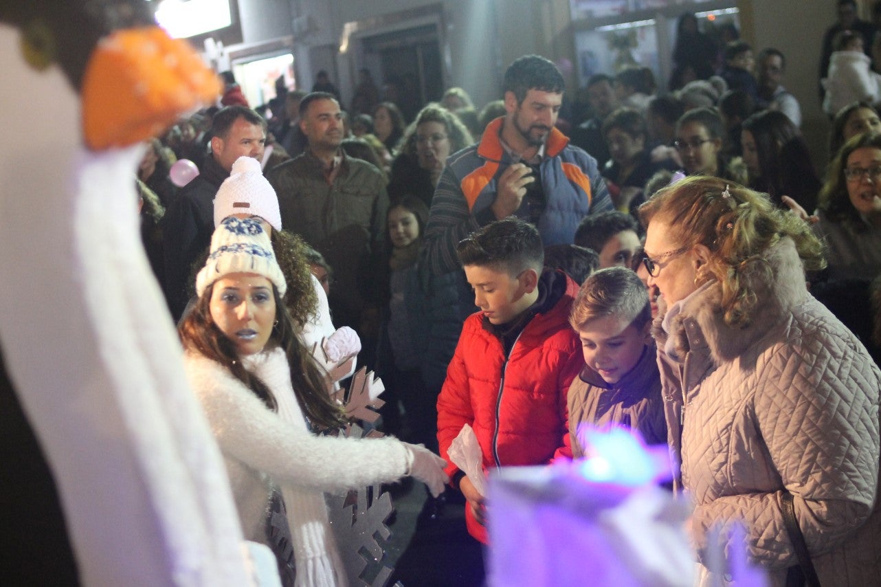 Algunas imágenes de la cabalgata de Los Reyes Magos de Oriente en Valverde de Leganés (05-01-2019)