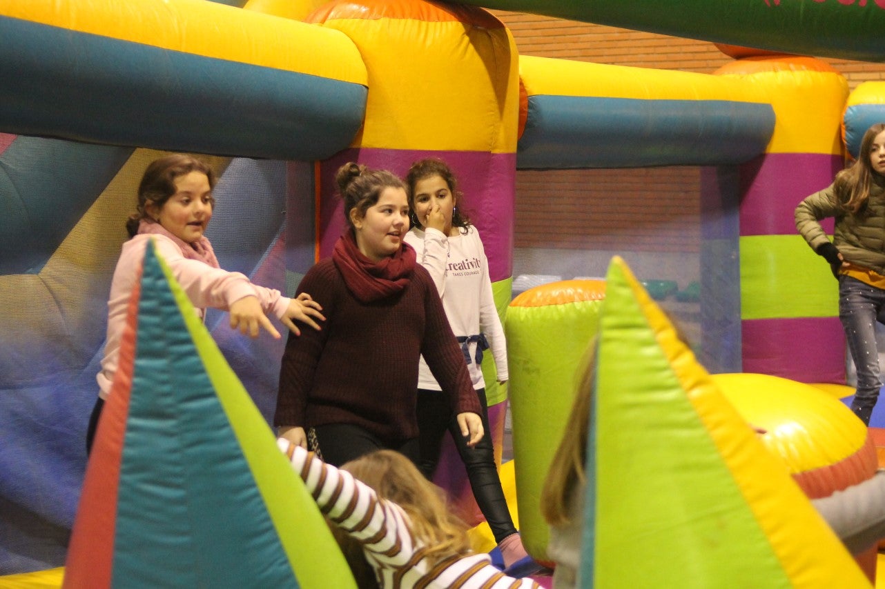Algunas imágenes de la cabalgata de Los Reyes Magos de Oriente en Valverde de Leganés (05-01-2019)