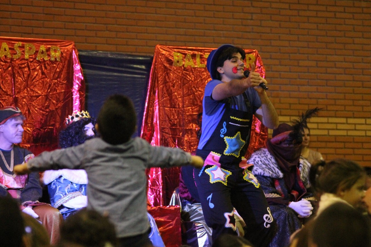 Algunas imágenes de la cabalgata de Los Reyes Magos de Oriente en Valverde de Leganés (05-01-2019)