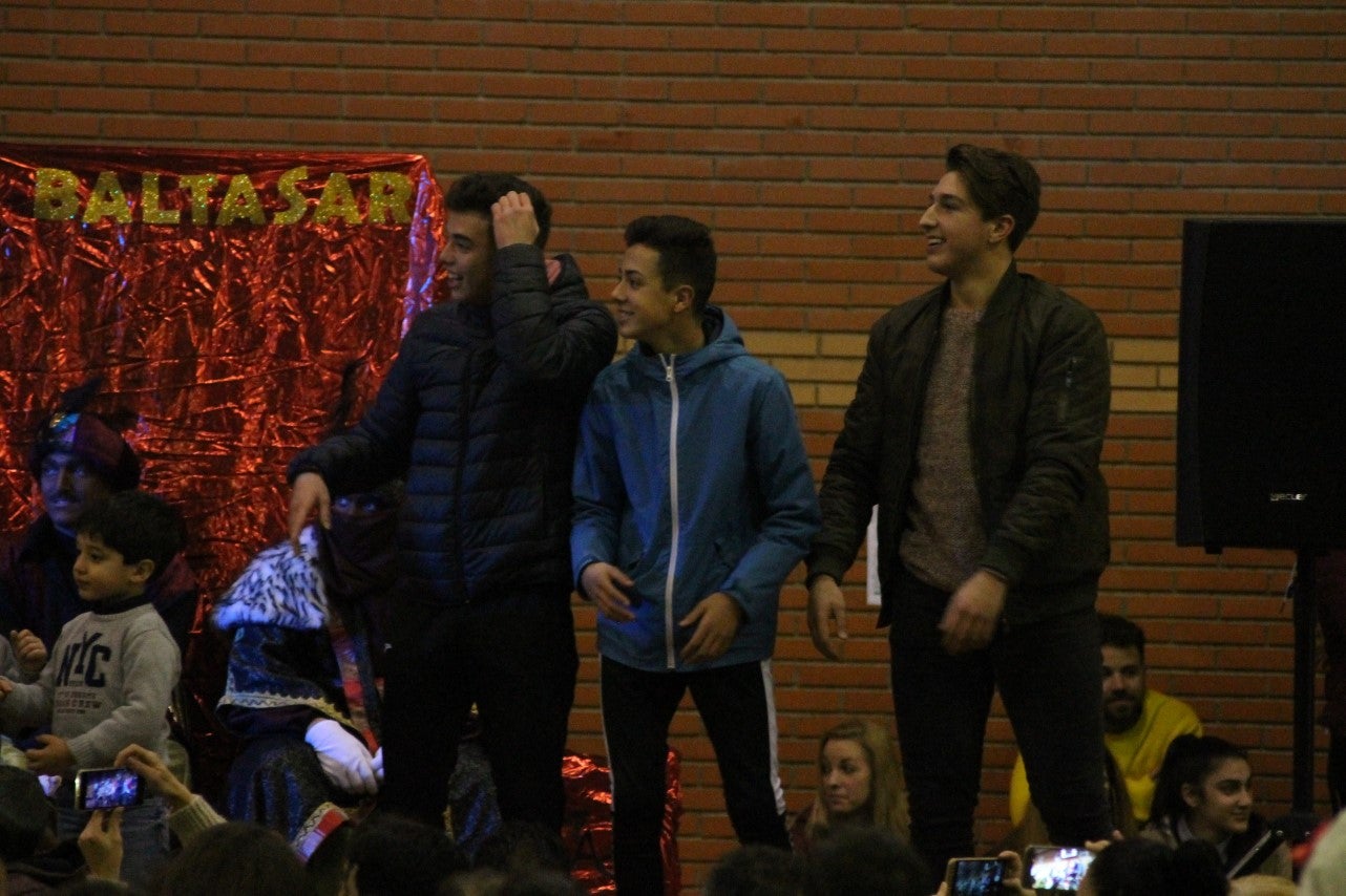 Algunas imágenes de la cabalgata de Los Reyes Magos de Oriente en Valverde de Leganés (05-01-2019)