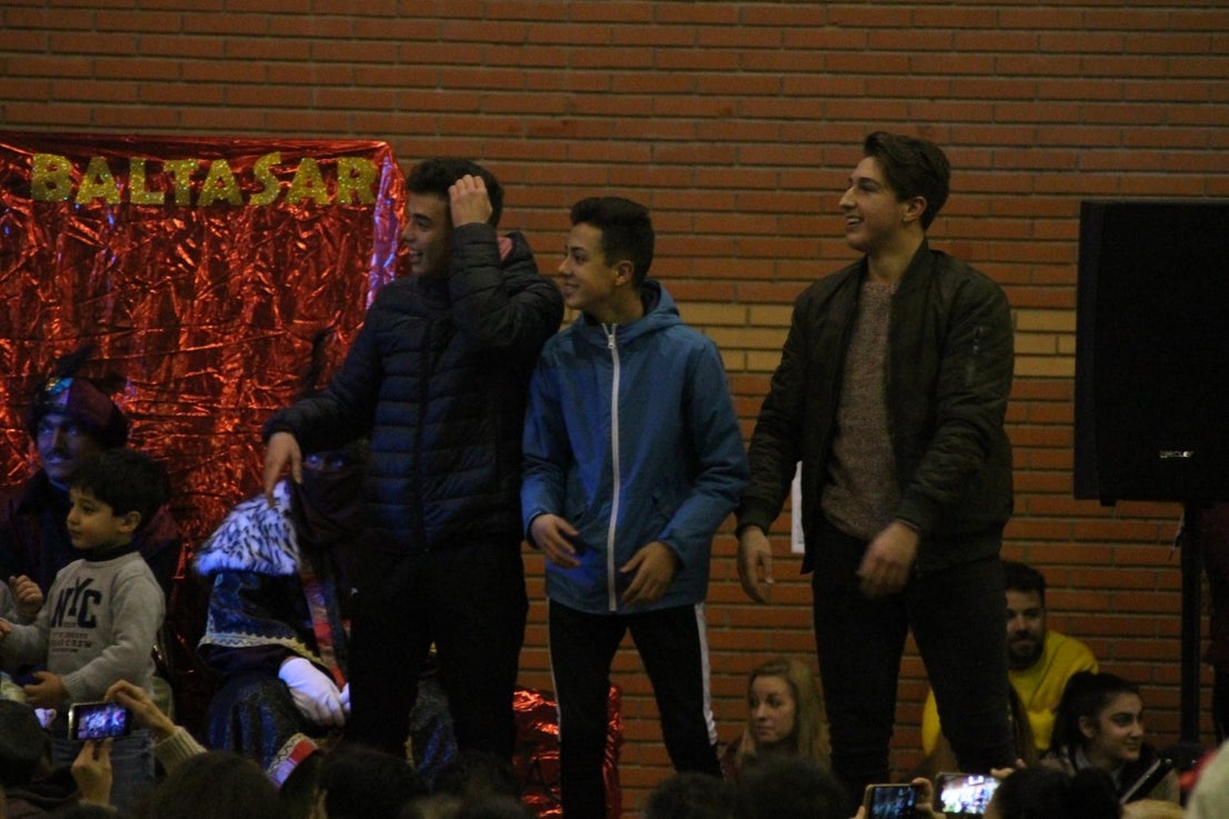 Algunas imágenes de la cabalgata de Los Reyes Magos de Oriente en Valverde de Leganés (05-01-2019)