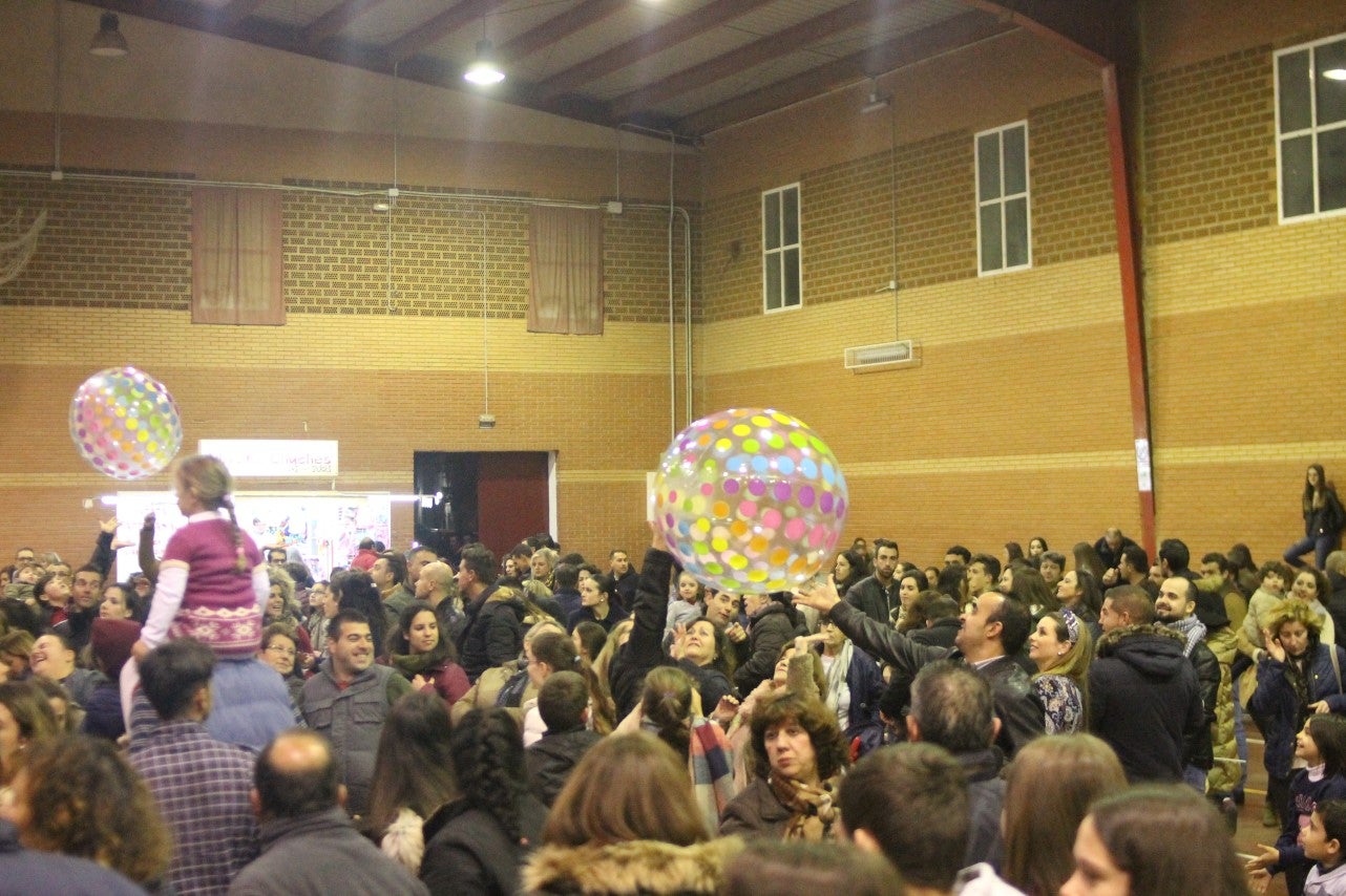Algunas imágenes de la cabalgata de Los Reyes Magos de Oriente en Valverde de Leganés (05-01-2019)