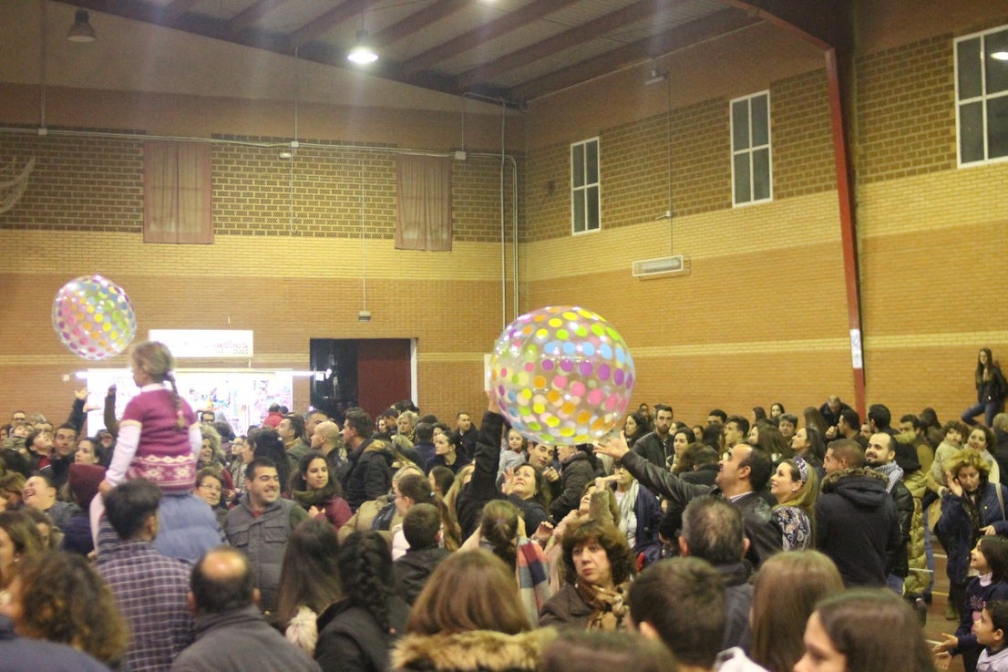 Algunas imágenes de la cabalgata de Los Reyes Magos de Oriente en Valverde de Leganés (05-01-2019)