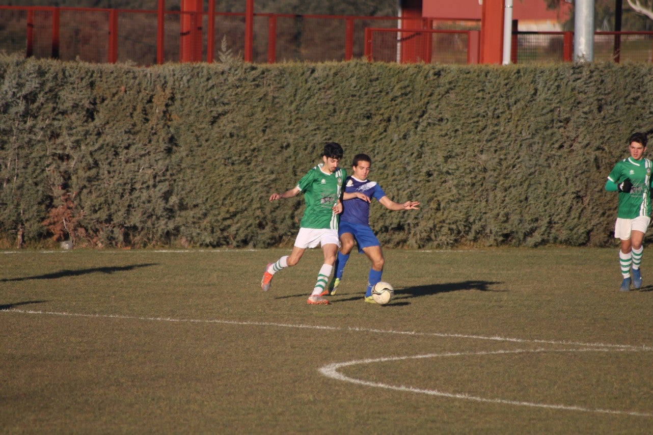 Imágenes del encuentro de juveniles de la doceava jornada de liga disputado en el Municipal de San Roque y que acabó 6-3 (12-01-2019)