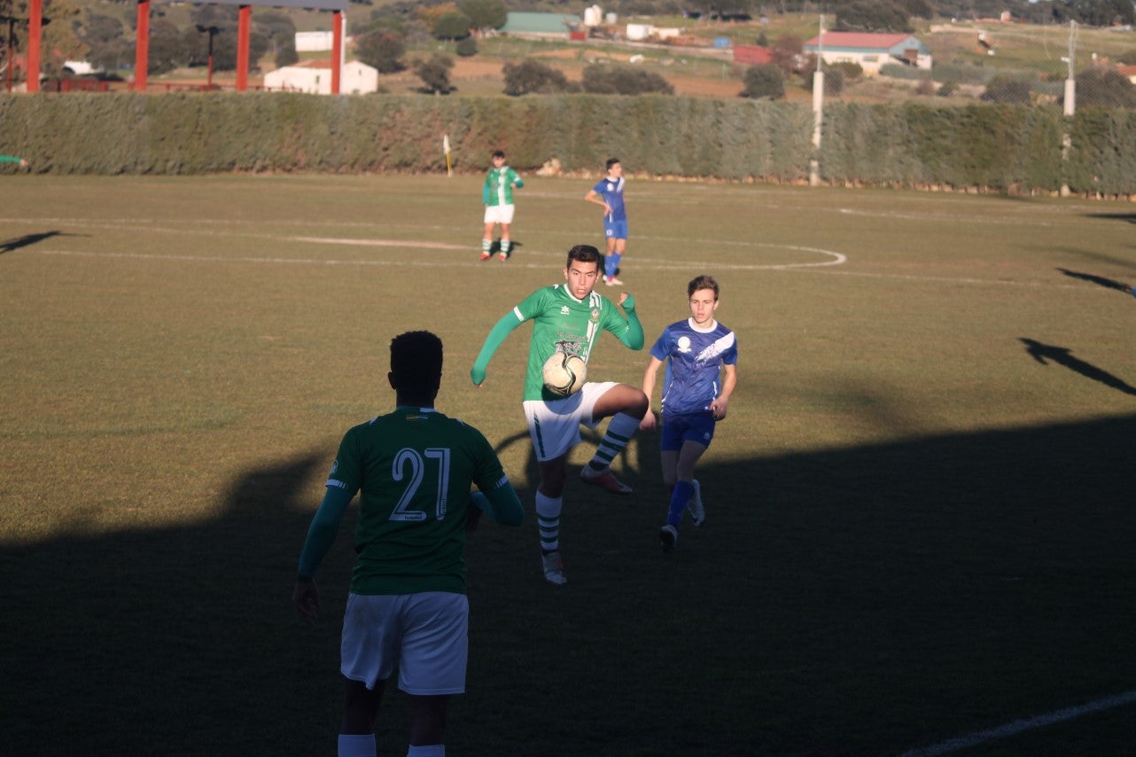 Imágenes del encuentro de juveniles de la doceava jornada de liga disputado en el Municipal de San Roque y que acabó 6-3 (12-01-2019)