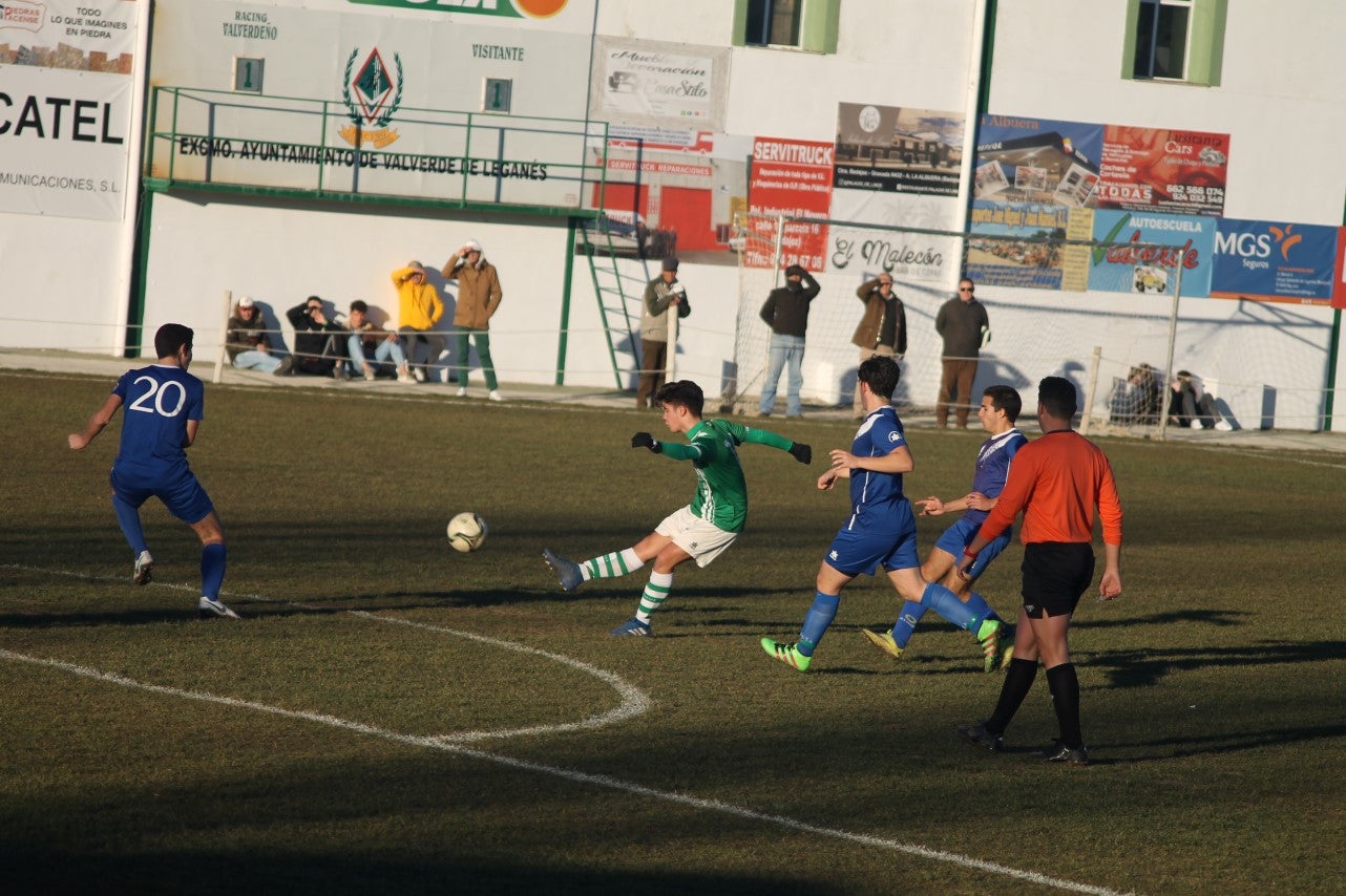 Imágenes del encuentro de juveniles de la doceava jornada de liga disputado en el Municipal de San Roque y que acabó 6-3 (12-01-2019)