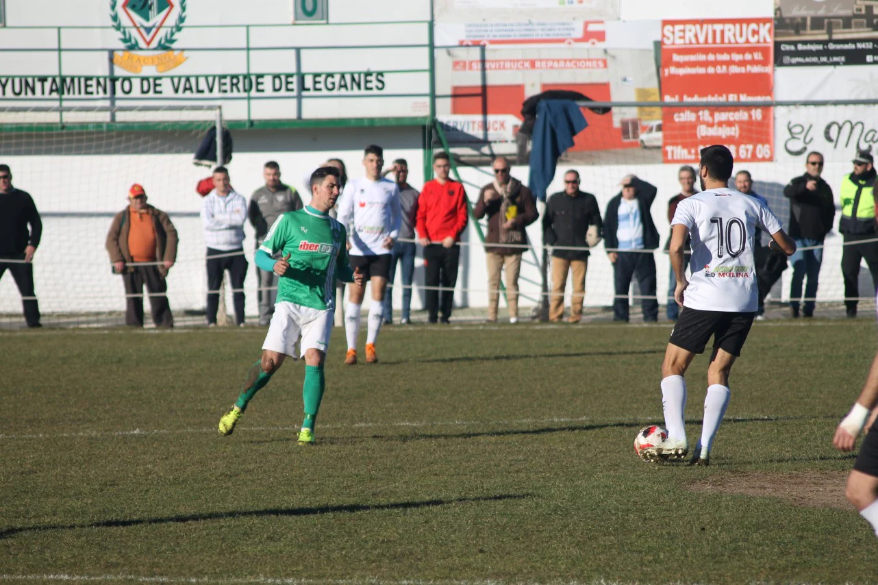 Imágenes del encuentro de la 21ª jornada de liga de Tercera División disputado en el Municipal de San Roque y que acabó 0-2 (20-01-2019)