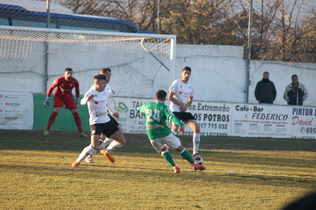 Imágenes del encuentro de la 21ª jornada de liga de Tercera División disputado en el Municipal de San Roque y que acabó 0-2 (20-01-2019)