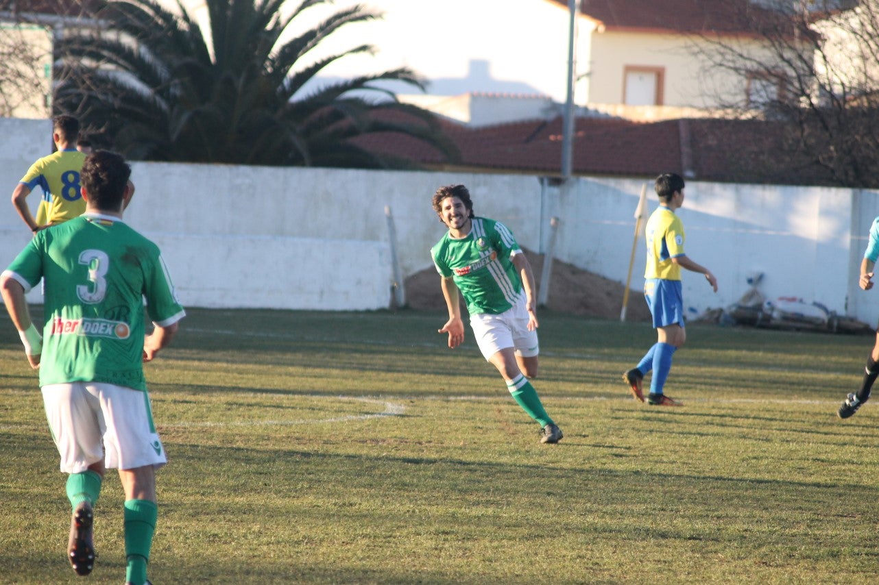 Imágenes del encuentro de la vigesimotercera jornada de liga de Tercera División, disputado en el Municipal de San Roque y que terminó 6-2 (03-02-2019)