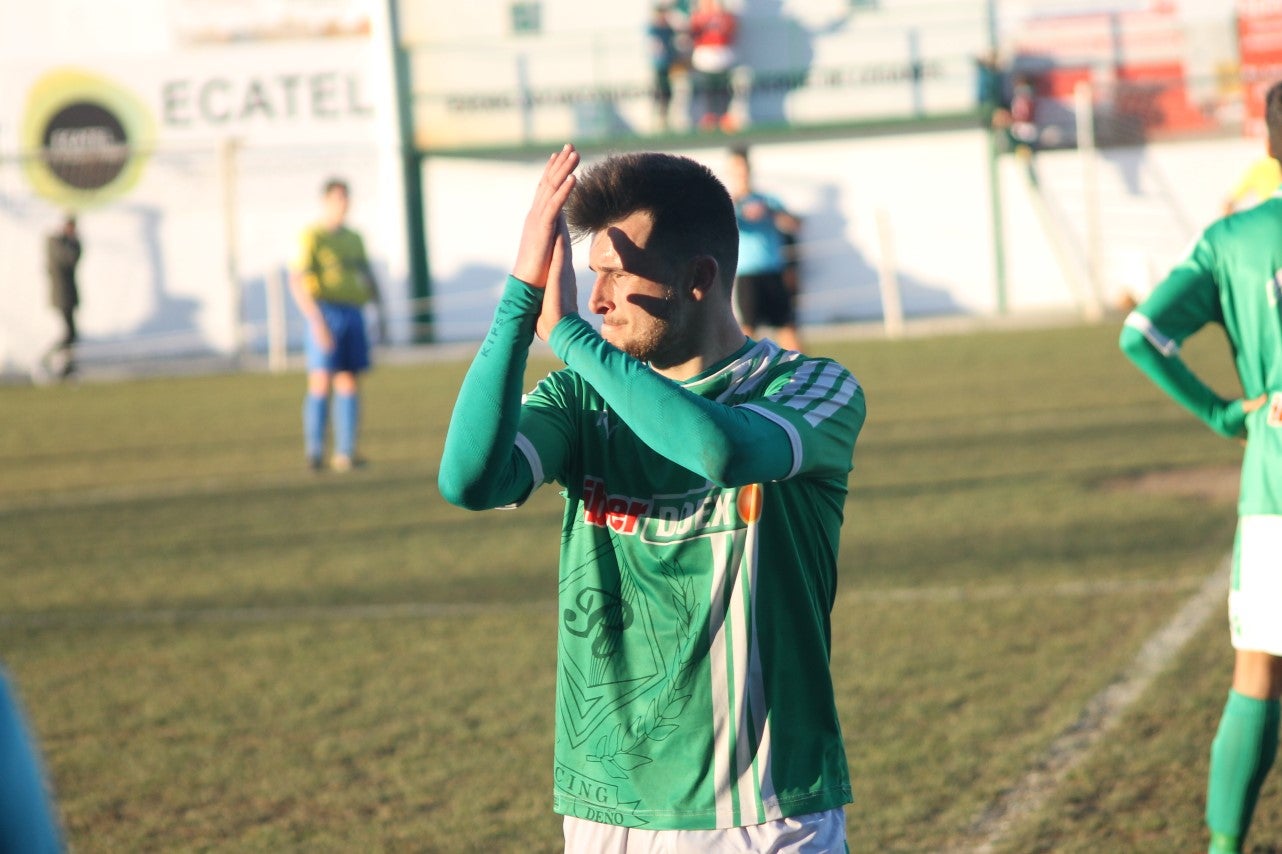 Imágenes del encuentro de la vigesimotercera jornada de liga de Tercera División, disputado en el Municipal de San Roque y que terminó 6-2 (03-02-2019)