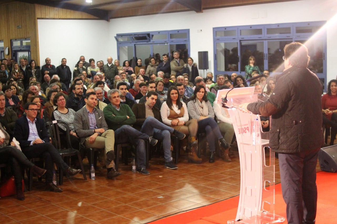Imágenes de la presentación de la candidatura de Manolo Borrego a la alcaldía del ayuntamiento de Valverde, con la visita del presidente de la Junta, Guillermo Fernández Vara (08-02-2019)