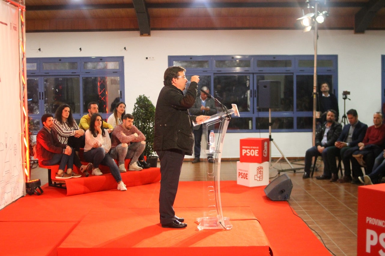 Imágenes de la presentación de la candidatura de Manolo Borrego a la alcaldía del ayuntamiento de Valverde, con la visita del presidente de la Junta, Guillermo Fernández Vara (08-02-2019)