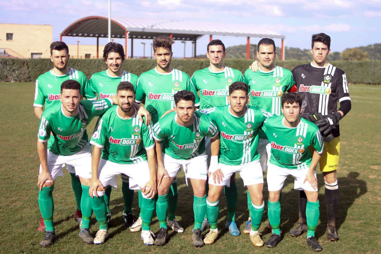 Imágenes del encuentro de la vigesimoquinta jornada de liga de Tercera División, disputado en el Municipal de San Roque, y que finalizó por 2-1 (17-02-2019)