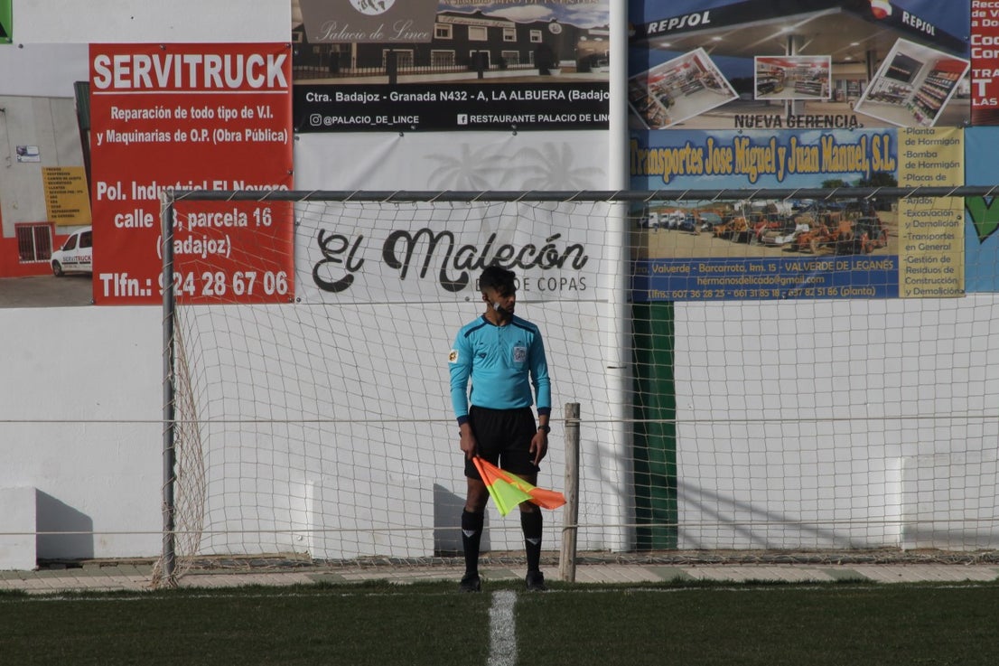 Imágenes del encuentro de la vigesimoquinta jornada de liga de Tercera División, disputado en el Municipal de San Roque, y que finalizó por 2-1 (17-02-2019)