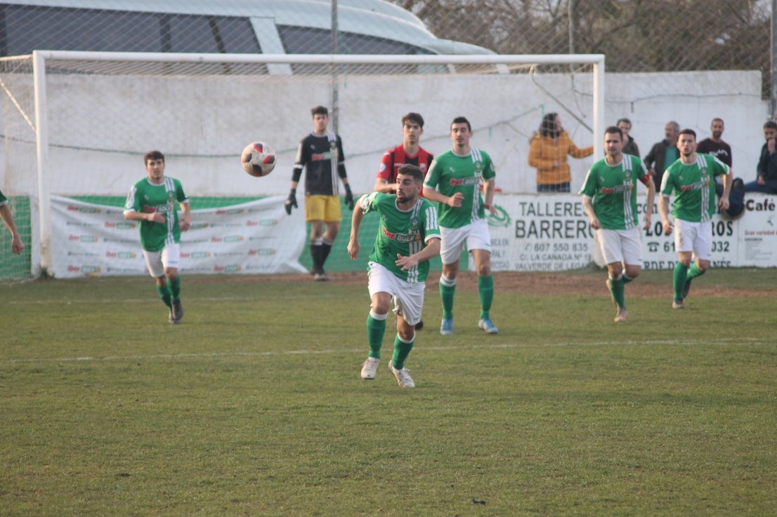 Imágenes del encuentro de la vigesimoquinta jornada de liga de Tercera División, disputado en el Municipal de San Roque, y que finalizó por 2-1 (17-02-2019)