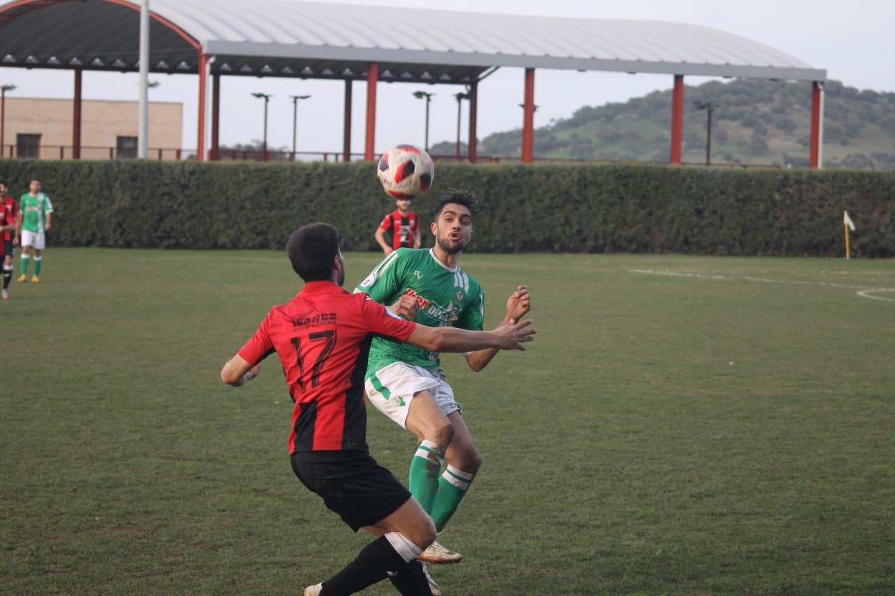 Imágenes del encuentro de la vigesimoquinta jornada de liga de Tercera División, disputado en el Municipal de San Roque, y que finalizó por 2-1 (17-02-2019)