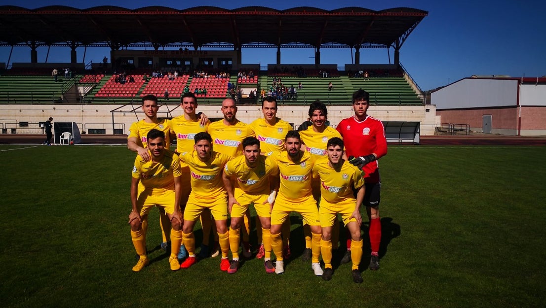 Imágenes del encuentro de la vigesimosexta joranda de liga de Tercera División, disputado en Jerez de los Caballeros y que acabó (24-22-2019)