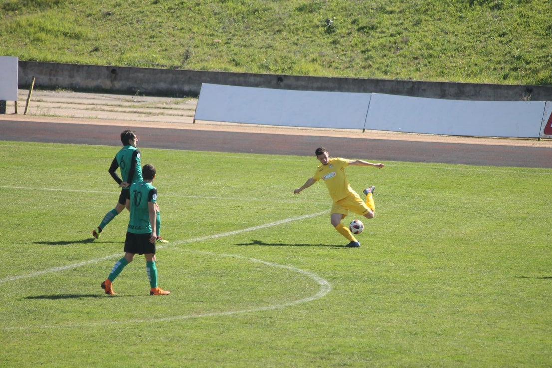 Imágenes del encuentro de la vigesimosexta joranda de liga de Tercera División, disputado en Jerez de los Caballeros y que acabó (24-22-2019)