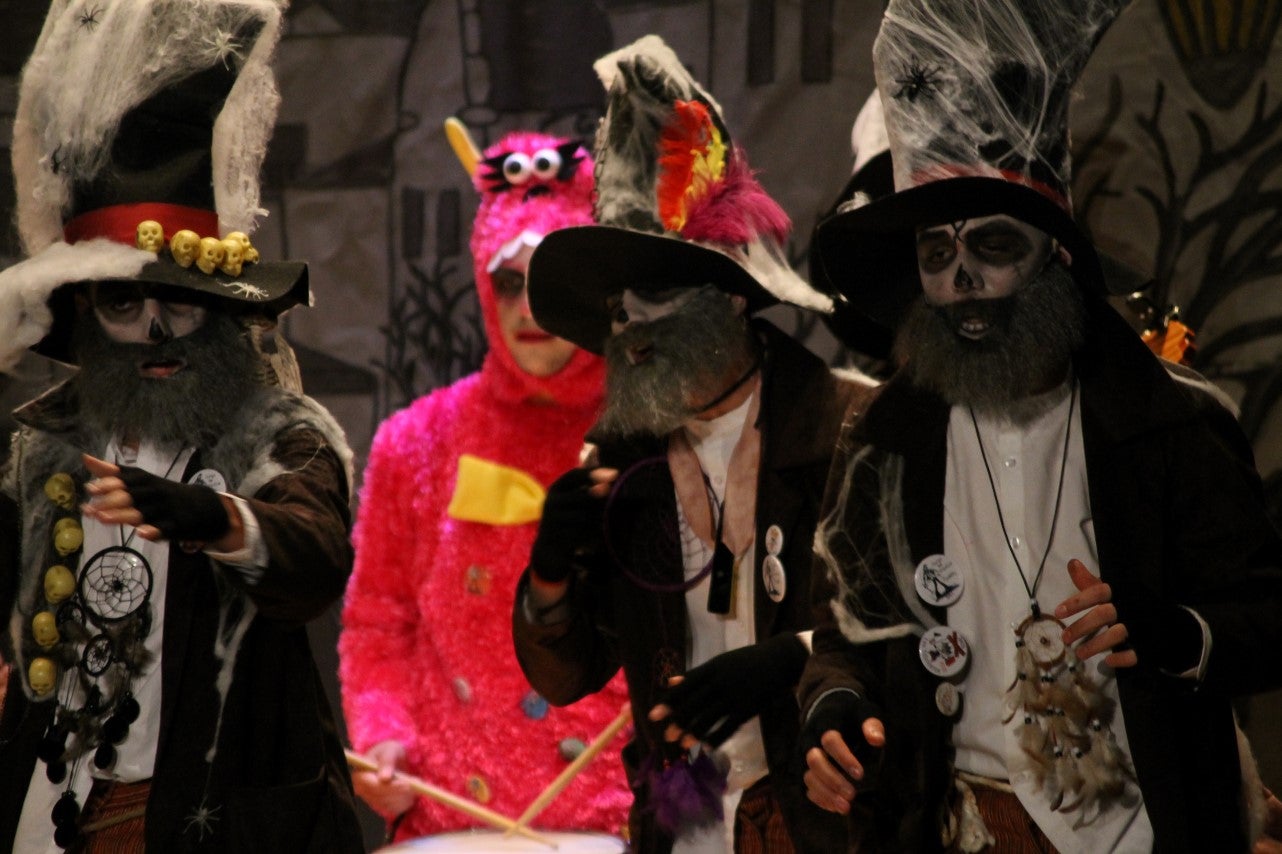 Actuación de Los Camuñas en el Concurso de Murgas del Carnaval de Valverde de Leganés 2019 (01-03-2019)