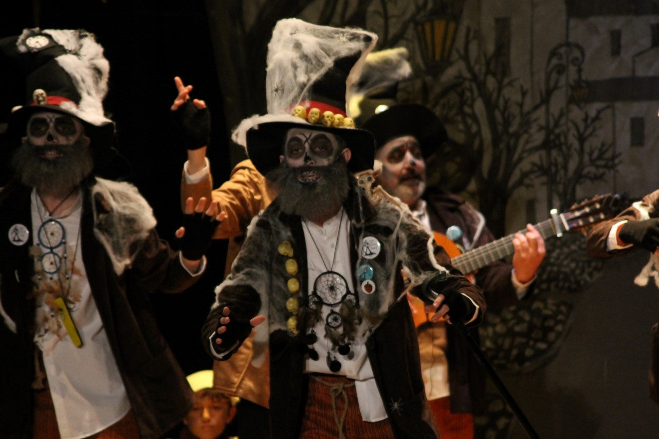 Actuación de Los Camuñas en el Concurso de Murgas del Carnaval de Valverde de Leganés 2019 (01-03-2019)