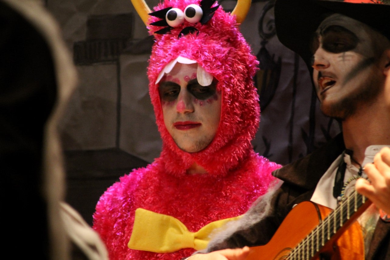 Actuación de Los Camuñas en el Concurso de Murgas del Carnaval de Valverde de Leganés 2019 (01-03-2019)