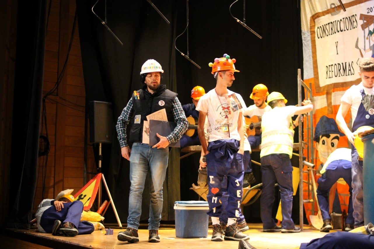 Actuación de Los Titiriteros en el Concurso de Murgas del Carnaval de Valverde de Leganés 2019 (01-03-2019)