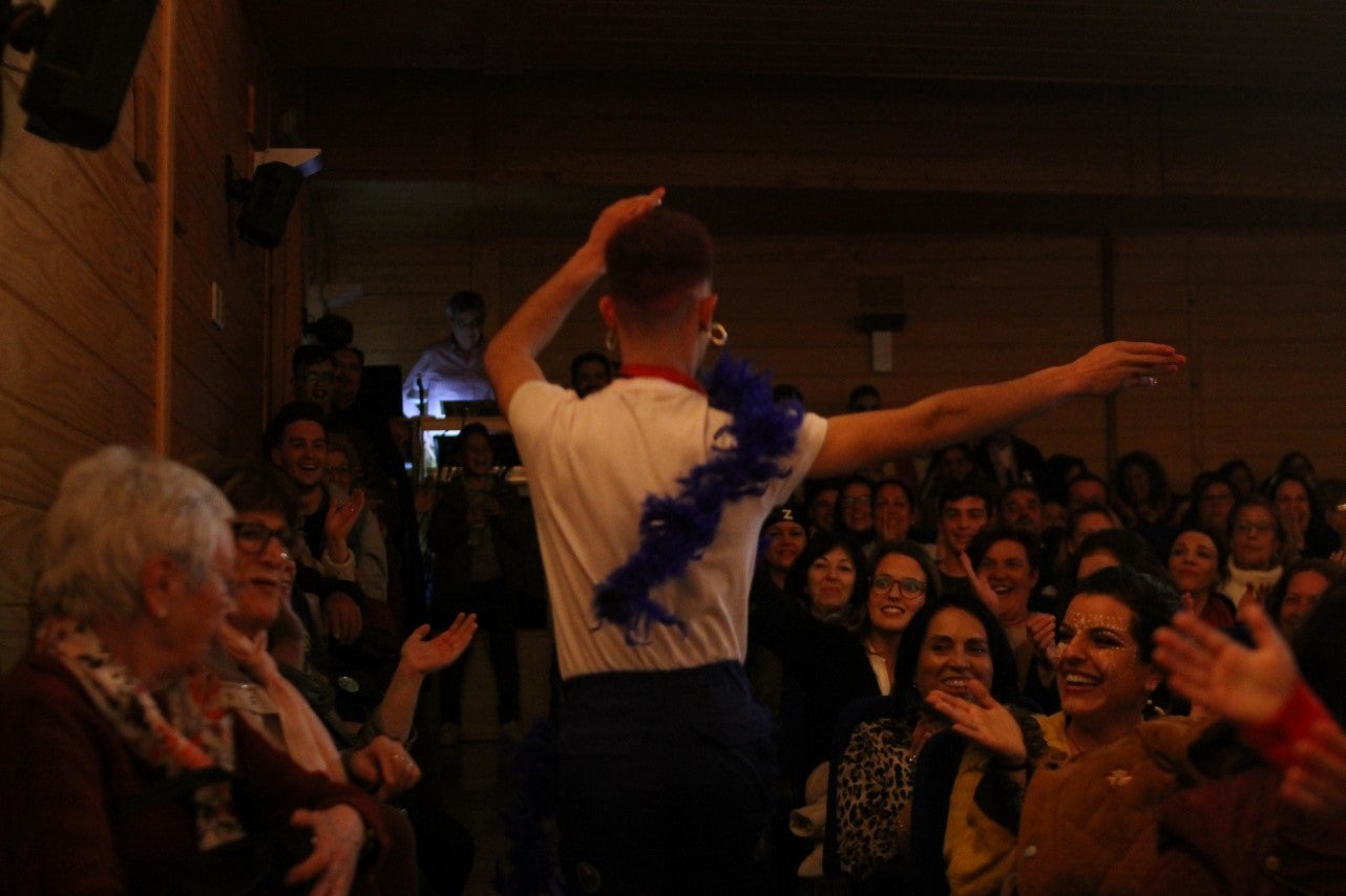 Actuación de Los Titiriteros en el Concurso de Murgas del Carnaval de Valverde de Leganés 2019 (01-03-2019)