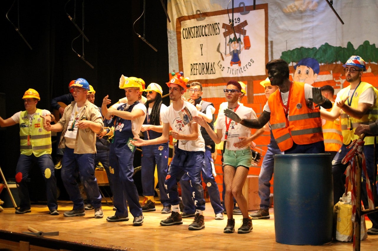Actuación de Los Titiriteros en el Concurso de Murgas del Carnaval de Valverde de Leganés 2019 (01-03-2019)