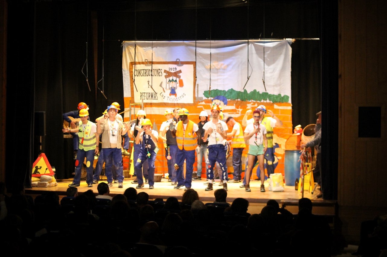 Actuación de Los Titiriteros en el Concurso de Murgas del Carnaval de Valverde de Leganés 2019 (01-03-2019)