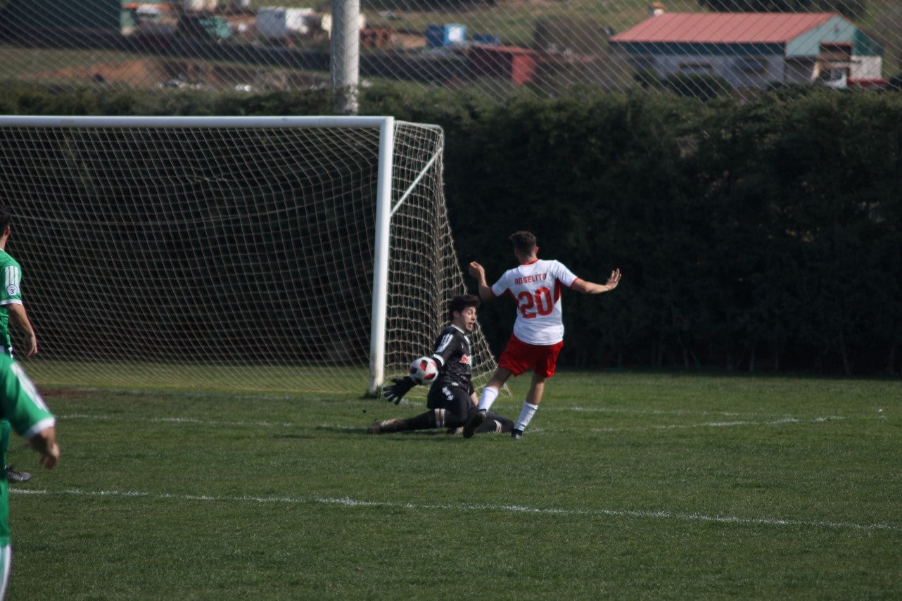 Imágenes del encuentro correspondiente a la vigesimoséptima jornada de liga de Tercera División disputado en el Municipal de San Roque, que acabó 3-2 (03-03-2019)