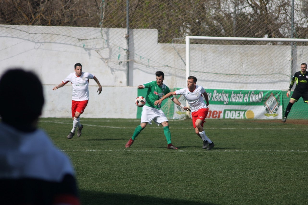 Imágenes del encuentro correspondiente a la vigesimoséptima jornada de liga de Tercera División disputado en el Municipal de San Roque, que acabó 3-2 (03-03-2019)