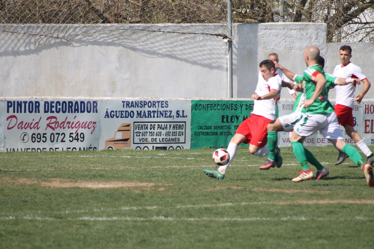 Imágenes del encuentro correspondiente a la vigesimoséptima jornada de liga de Tercera División disputado en el Municipal de San Roque, que acabó 3-2 (03-03-2019)