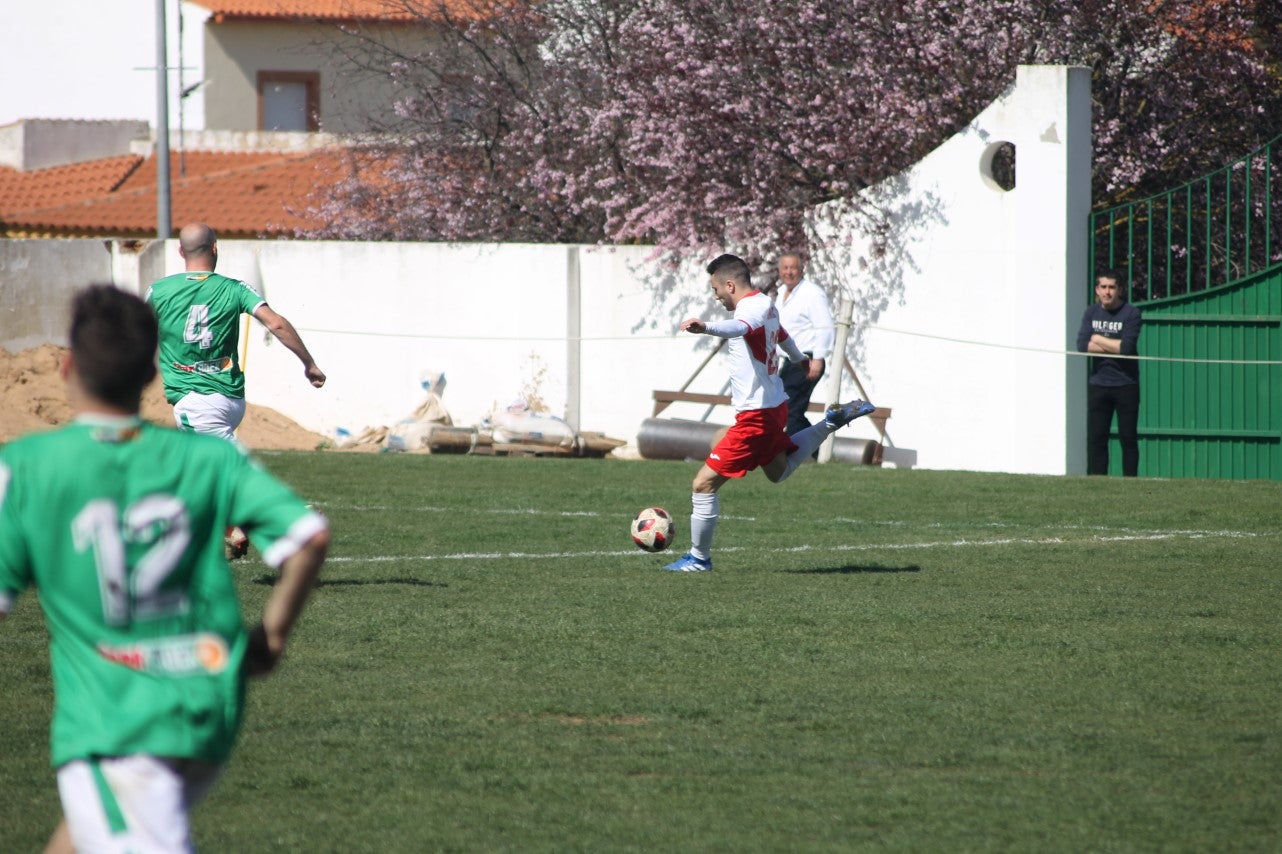 Imágenes del encuentro correspondiente a la vigesimoséptima jornada de liga de Tercera División disputado en el Municipal de San Roque, que acabó 3-2 (03-03-2019)