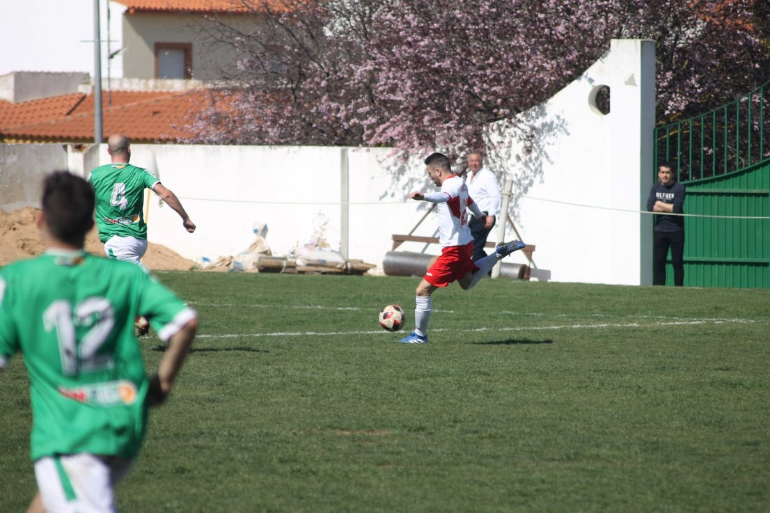 Imágenes del encuentro correspondiente a la vigesimoséptima jornada de liga de Tercera División disputado en el Municipal de San Roque, que acabó 3-2 (03-03-2019)