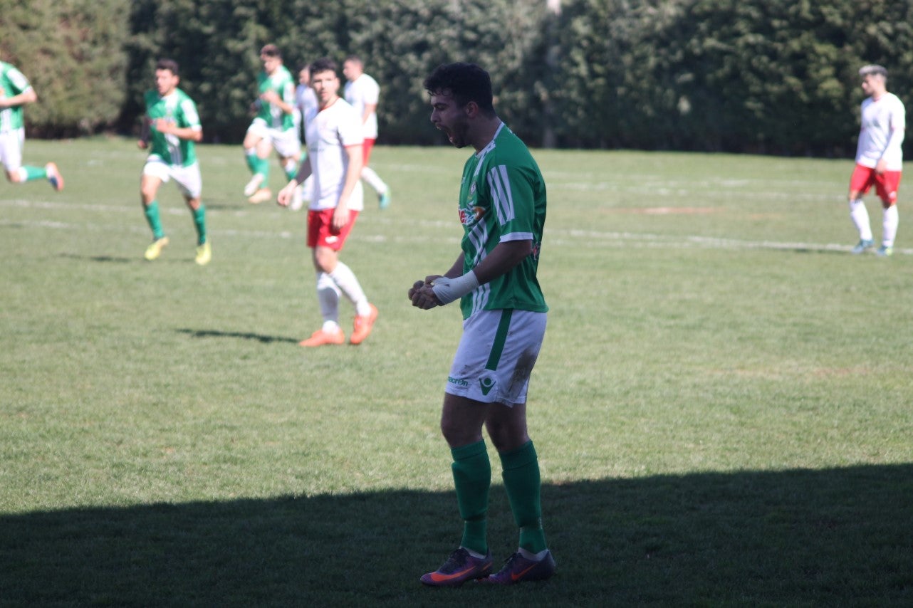 Imágenes del encuentro correspondiente a la vigesimoséptima jornada de liga de Tercera División disputado en el Municipal de San Roque, que acabó 3-2 (03-03-2019)