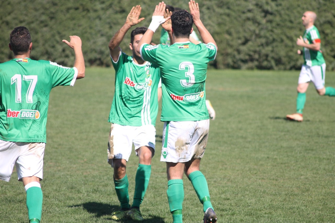 Imágenes del encuentro correspondiente a la vigesimoséptima jornada de liga de Tercera División disputado en el Municipal de San Roque, que acabó 3-2 (03-03-2019)