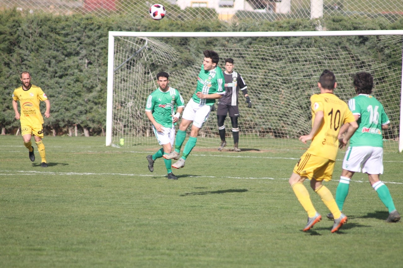 Imágenes del encuentro de la vigesimonovena jornada de liga de Tercera División disputado en el Municipal de San Roque y que finalizó con empate a cero (17-03-2019I