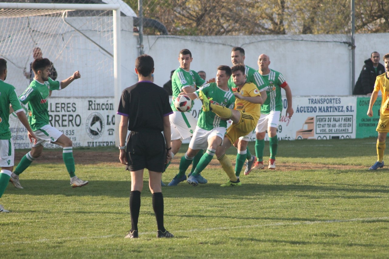 Imágenes del encuentro de la vigesimonovena jornada de liga de Tercera División disputado en el Municipal de San Roque y que finalizó con empate a cero (17-03-2019I