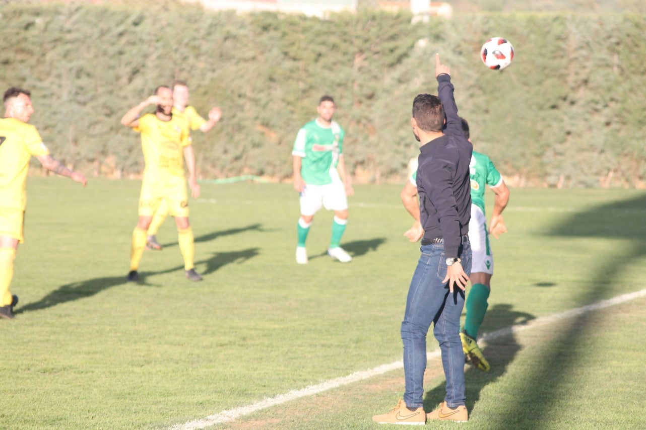 Imágenes del encuentro de la vigesimonovena jornada de liga de Tercera División disputado en el Municipal de San Roque y que finalizó con empate a cero (17-03-2019I