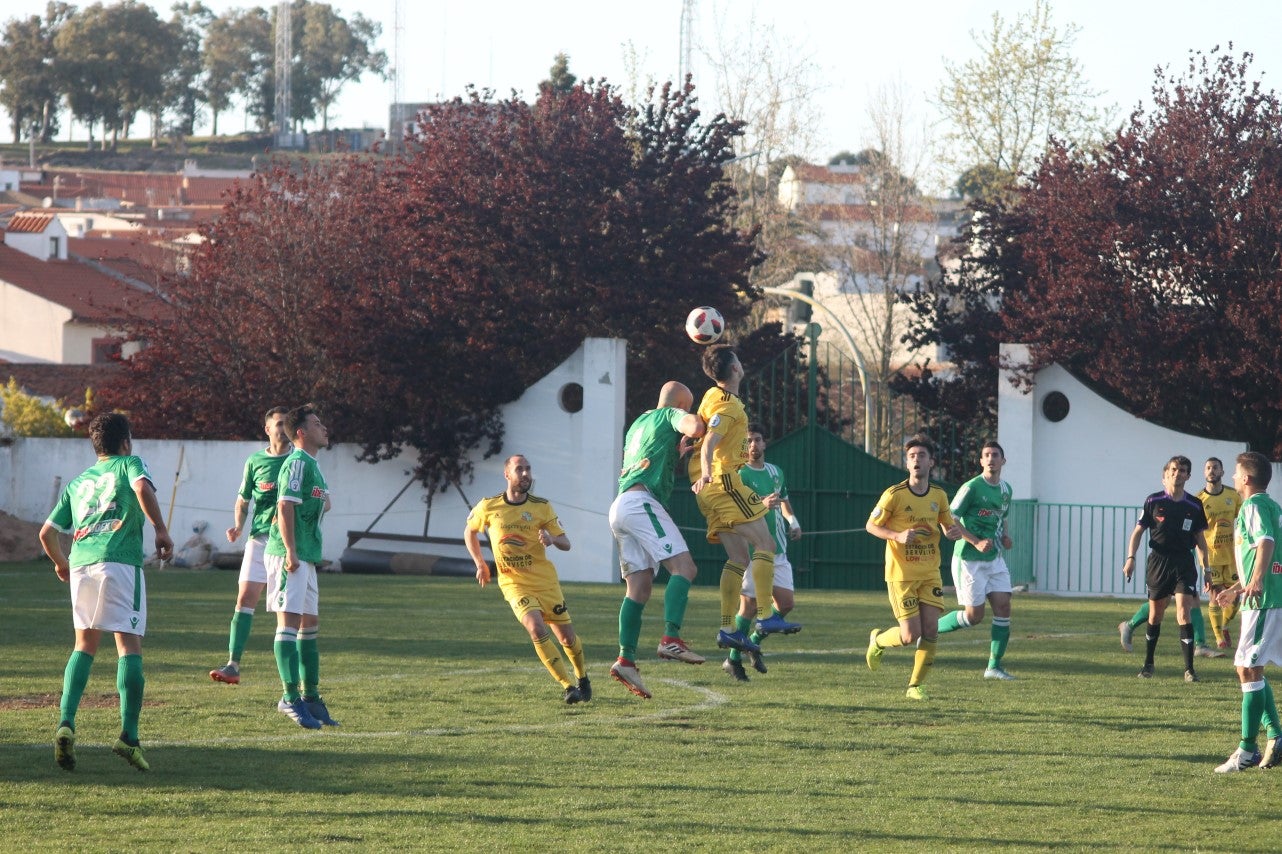 Imágenes del encuentro de la vigesimonovena jornada de liga de Tercera División disputado en el Municipal de San Roque y que finalizó con empate a cero (17-03-2019I