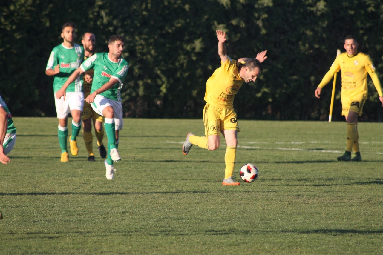 Imágenes del encuentro de la vigesimonovena jornada de liga de Tercera División disputado en el Municipal de San Roque y que finalizó con empate a cero (17-03-2019I