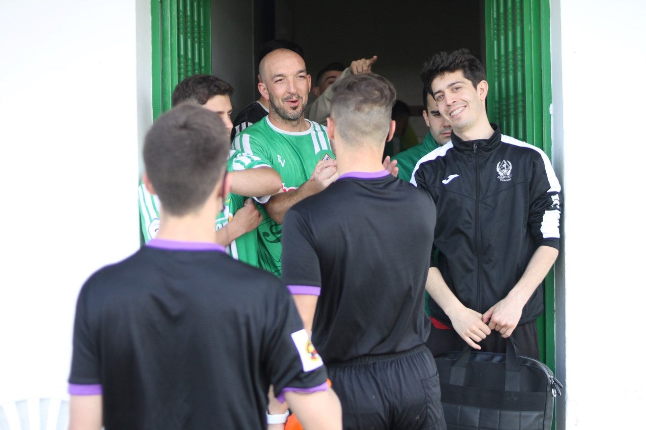 Imágenes del encuentro de la trigesimoprimera jornada de Tercera División disputado en el Municipal de San roque y que acabó con 1-2 (31-03-2019)