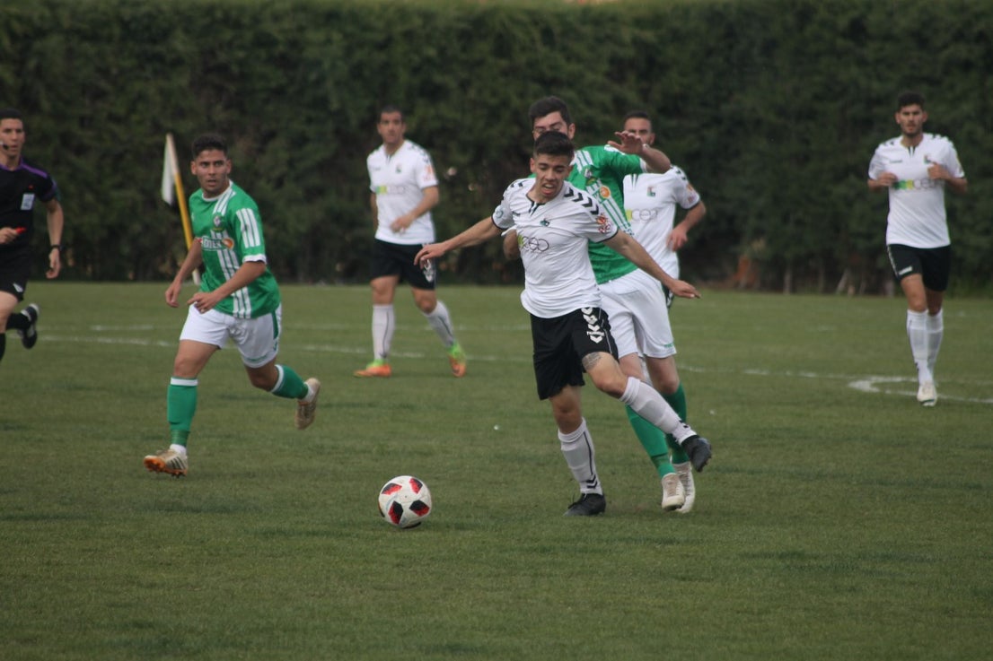 Imágenes del encuentro de la trigesimoprimera jornada de Tercera División disputado en el Municipal de San roque y que acabó con 1-2 (31-03-2019)