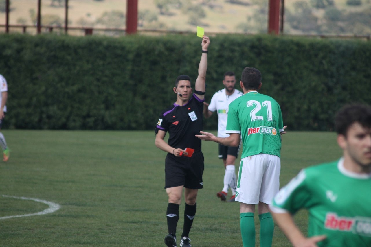 Imágenes del encuentro de la trigesimoprimera jornada de Tercera División disputado en el Municipal de San roque y que acabó con 1-2 (31-03-2019)