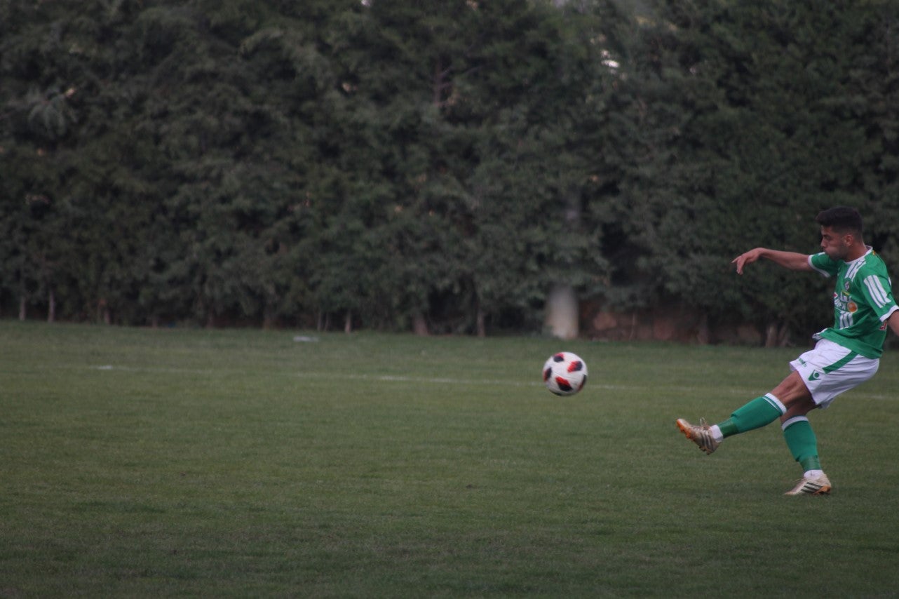 Imágenes del encuentro de la trigesimoprimera jornada de Tercera División disputado en el Municipal de San roque y que acabó con 1-2 (31-03-2019)