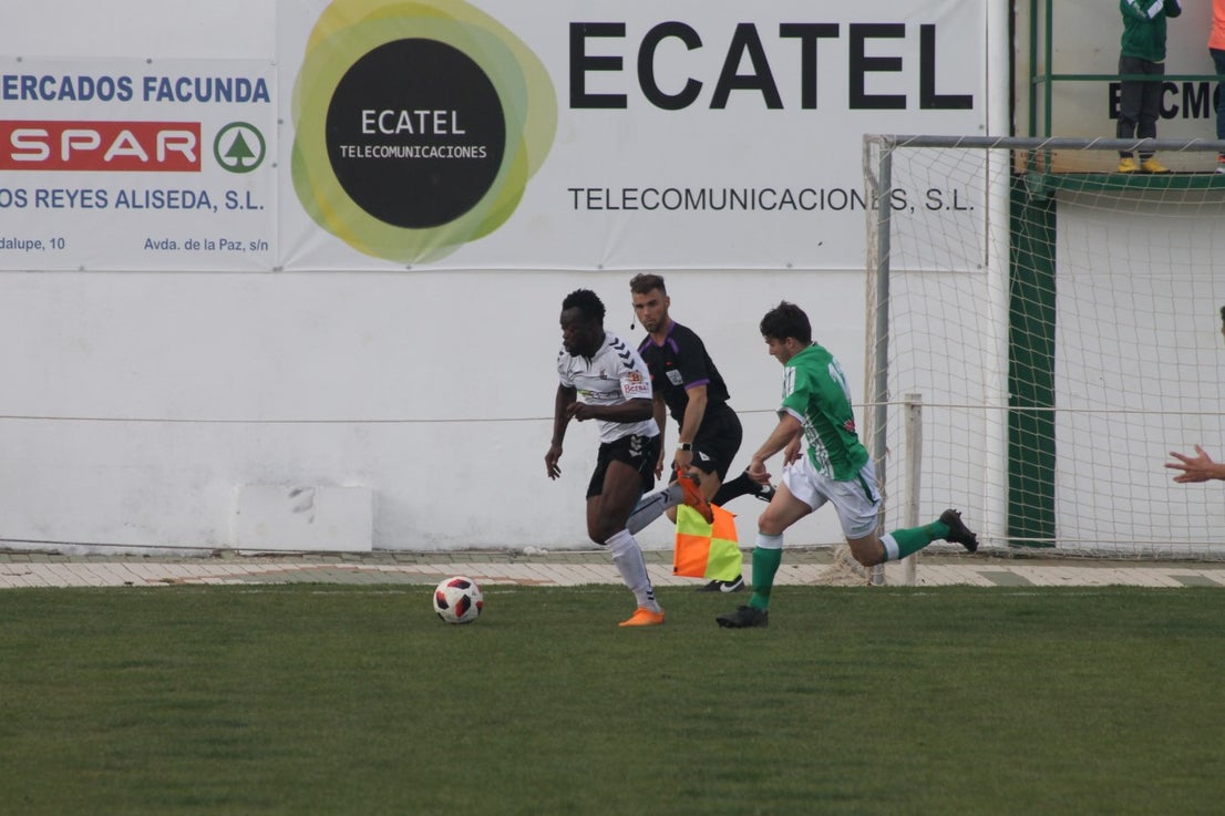 Imágenes del encuentro de la trigesimoprimera jornada de Tercera División disputado en el Municipal de San roque y que acabó con 1-2 (31-03-2019)