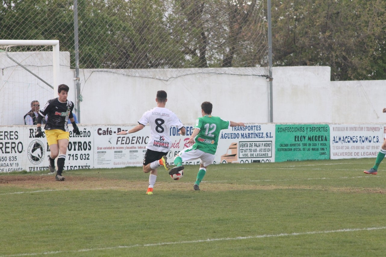 Imágenes del encuentro de la trigesimoprimera jornada de Tercera División disputado en el Municipal de San roque y que acabó con 1-2 (31-03-2019)