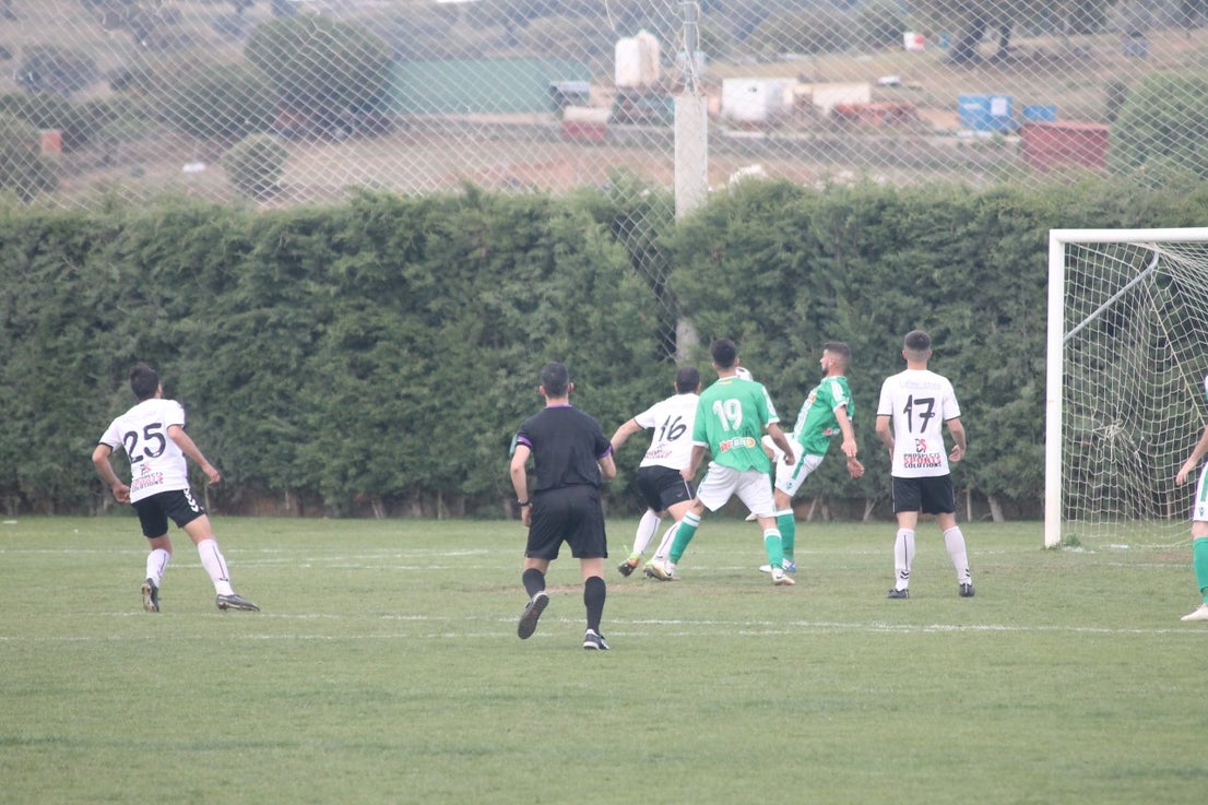 Imágenes del encuentro de la trigésimo primera jornada de Tercera División disputado en el Municipal de San roque y que acabó con 1-2 (31-03-2019)