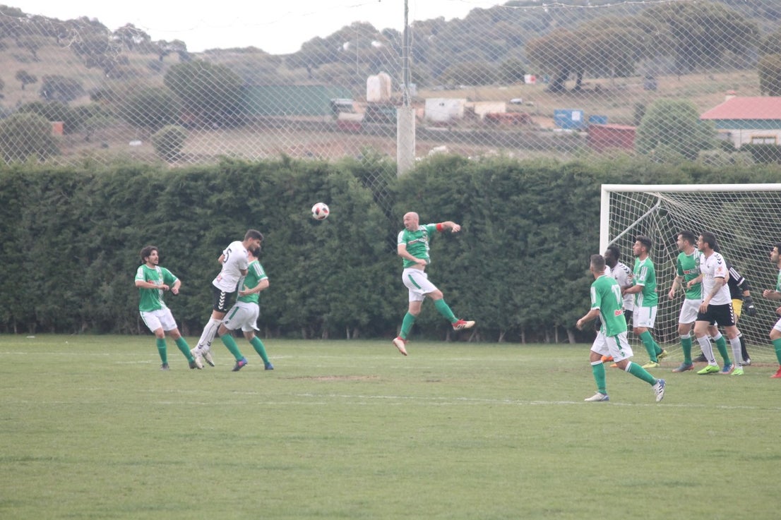 Imágenes del encuentro de la trigésimo primera jornada de Tercera División disputado en el Municipal de San roque y que acabó con 1-2 (31-03-2019)